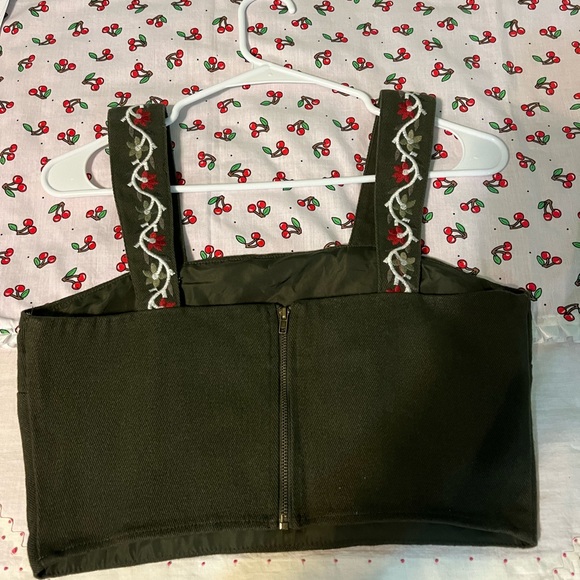 ALYA brand embroidered bra top in forest green. Size small. - Picture 5 of 7